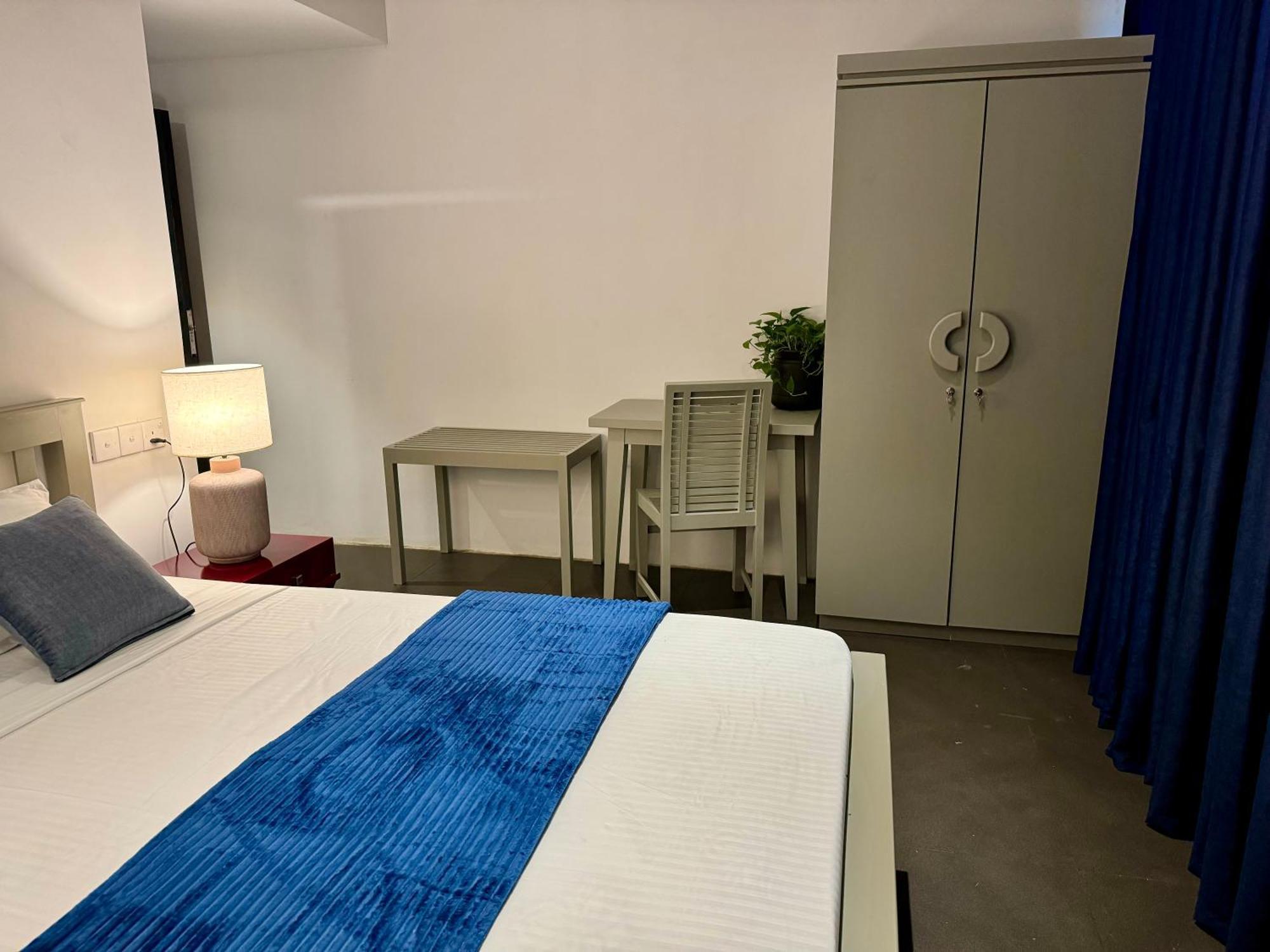 Hangover Hostels Элла Экстерьер фото