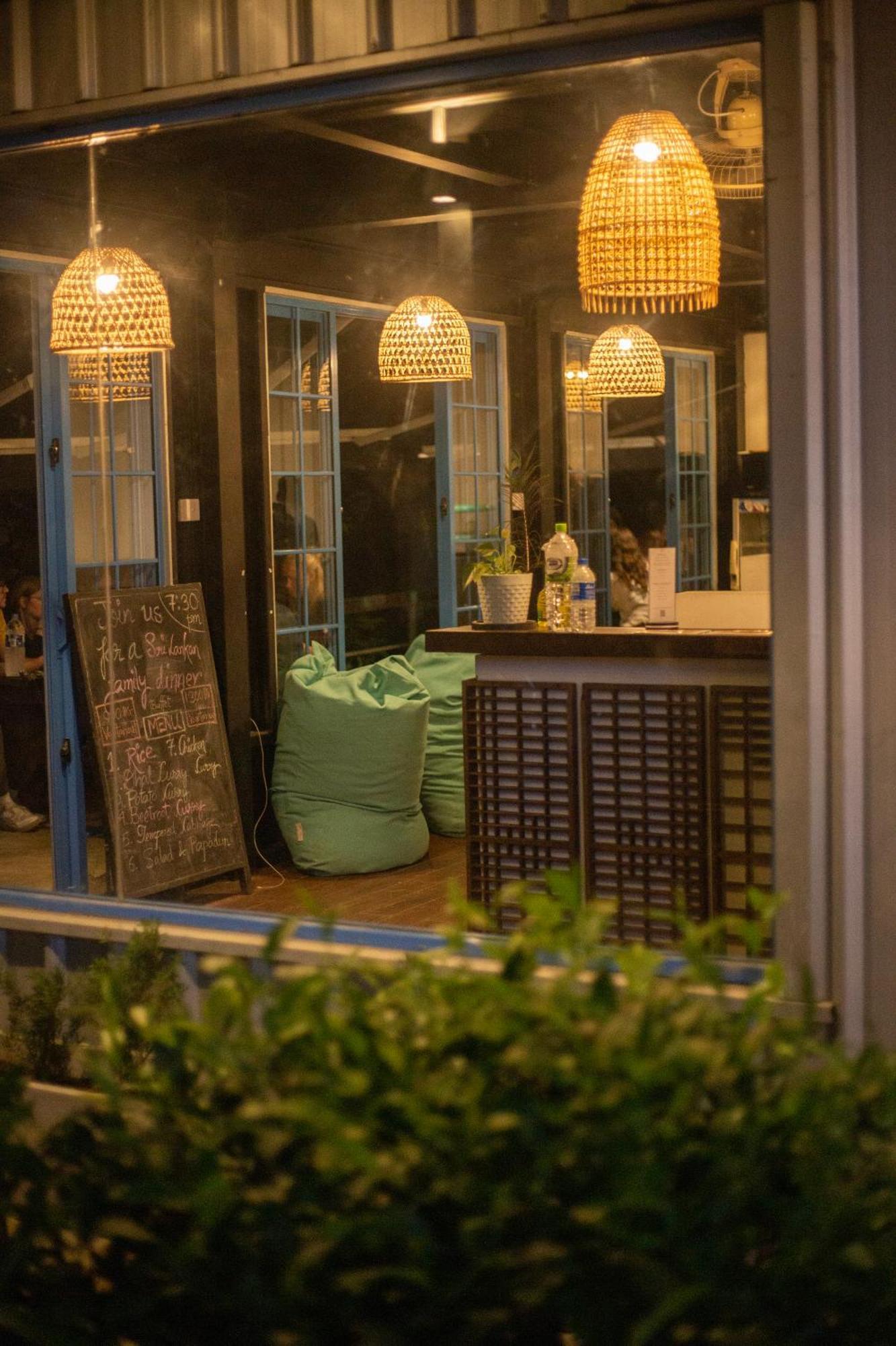 Hangover Hostels Элла Экстерьер фото