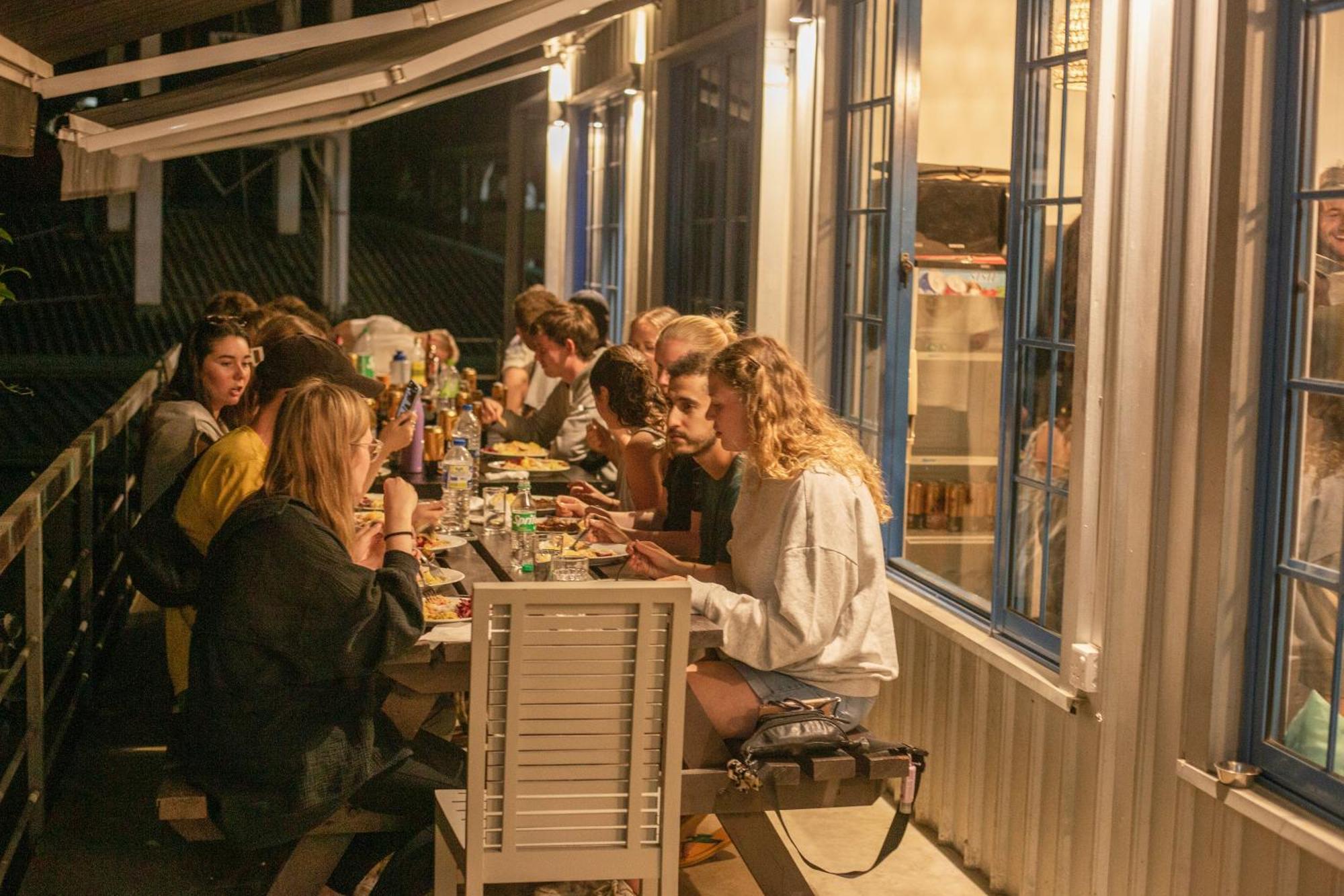 Hangover Hostels Элла Экстерьер фото