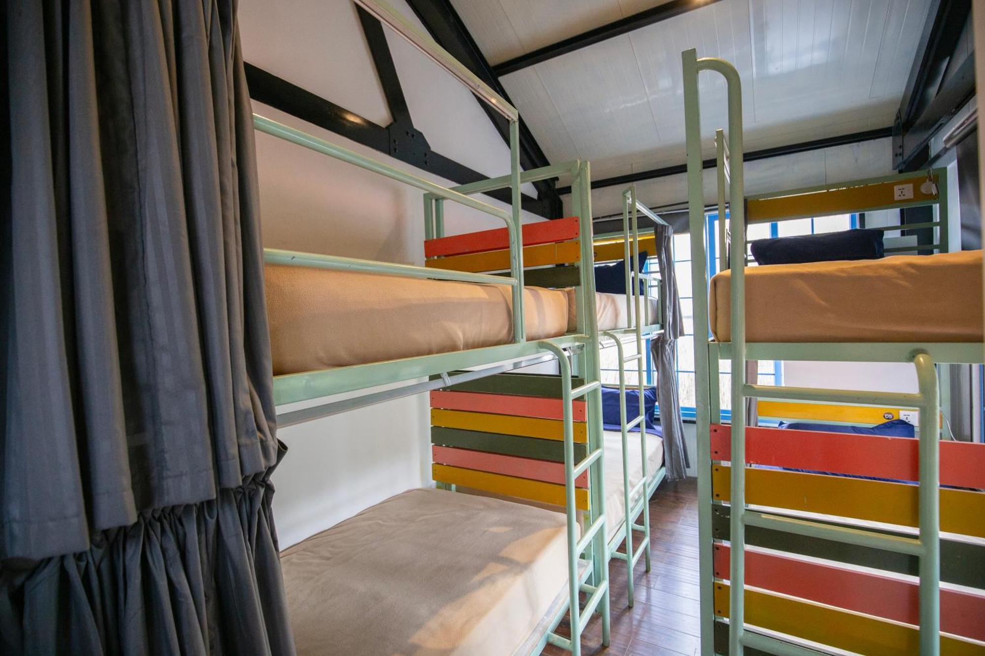 Hangover Hostels Элла Экстерьер фото