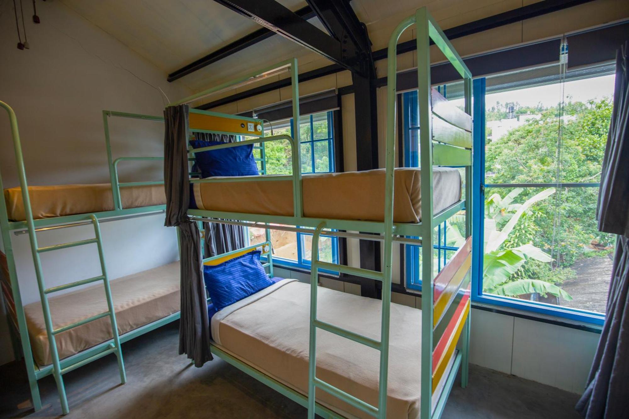 Hangover Hostels Элла Экстерьер фото