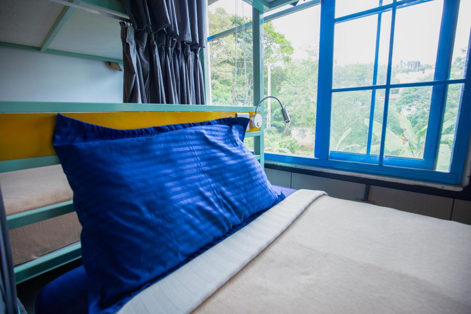 Hangover Hostels Элла Экстерьер фото